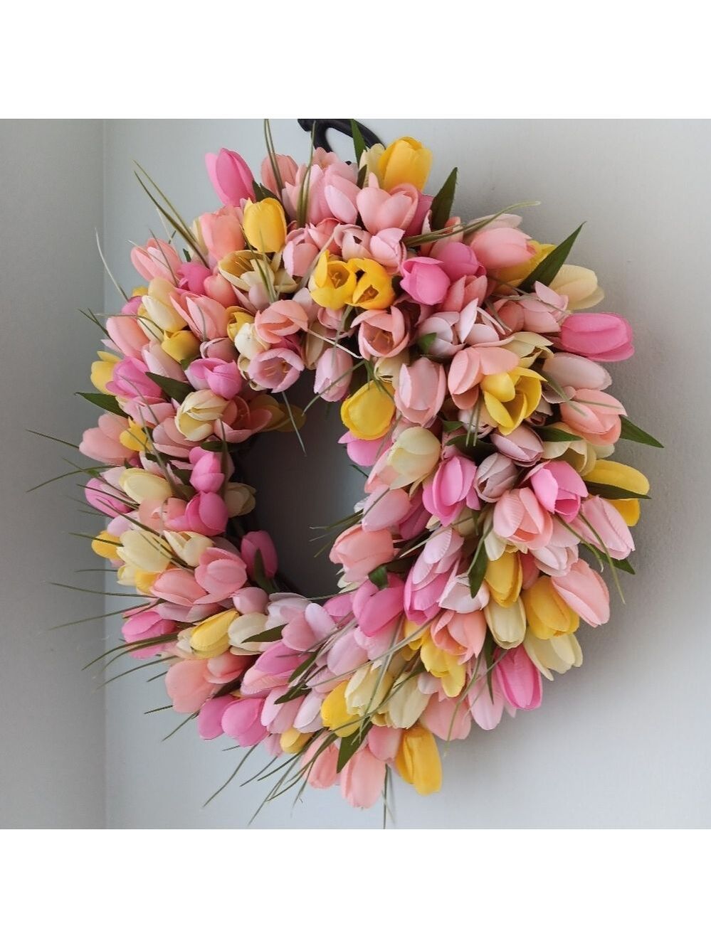 Wreath Flippers Handcrafted 14" Bright Spring Tulip Wreath - Picture 3 of 9